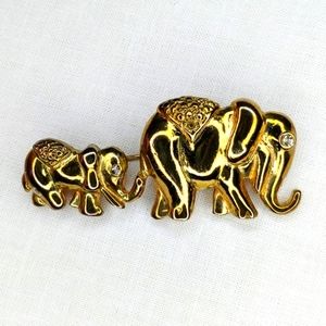 🌻$5! Vintage Brooch - Momma and Baby Elephant